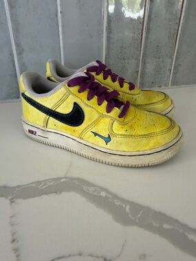 Nike Kids Bright Yellow Sneakers with Purple Laces